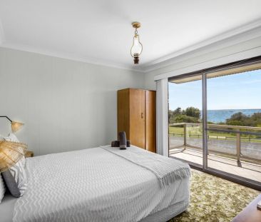 Spacious 5-Bedroom Family Home With Spectacular Jervis Bay Views - Photo 5