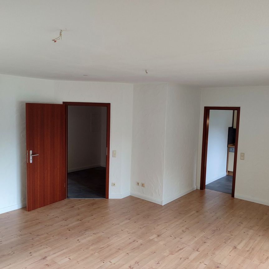 56746 Spessart:Helle, frisch renovierte Wohnung mit 3 Zimmern, Küche inkl. Einbauküche, Bad und Balkon in Spessart - Photo 1