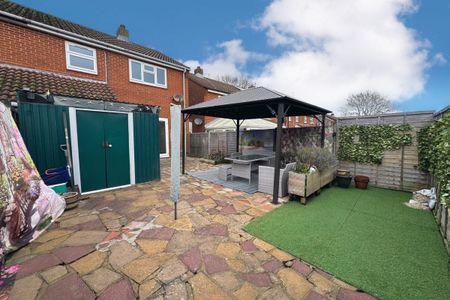 Hazelwood Avenue - Photo 5