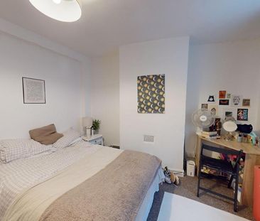 4 bedroom terraced house to rent - Photo 3