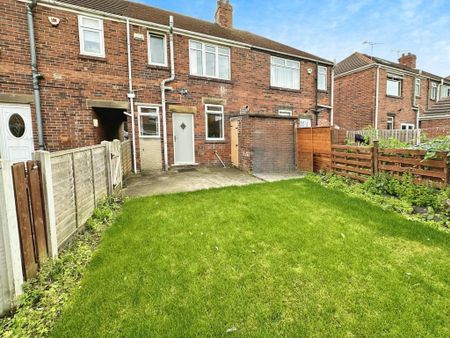 2 bedroom terraced house to rent - Photo 4