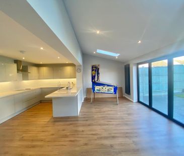 3 bedroom semi-detached house to rent - Photo 1