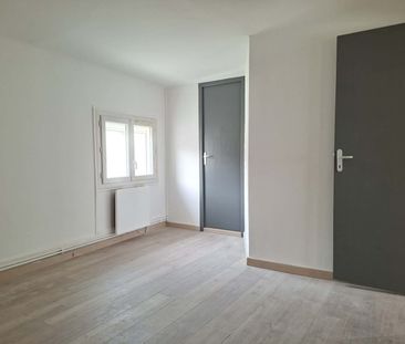 Location - Appartement T2 rénové de 31 m² - Proche avenue G. Pompid... - Photo 2