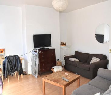 3 bedroom end of terrace house to rent - Photo 1