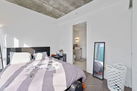 161 Roehampton Avenue #1512 - Photo 5
