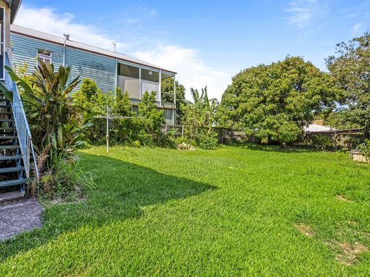 Freshly Renovated Home in a Prime East Brisbane Location - Photo 1