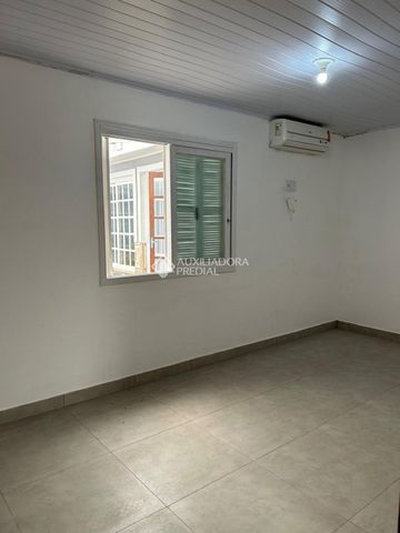 Casa com 5 quartos e 252m² para alugar em Harmonia, Canoas. - Foto 5