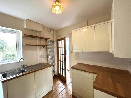 3 bedroom semi-detached house to rent - Photo 5