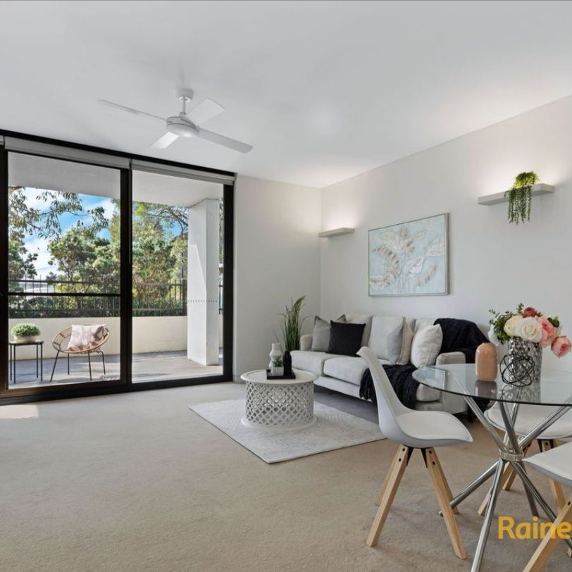 Prestigious Location Luxury Villa-like Garden Apartment - Photo 1