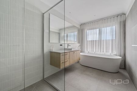 BRAND NEW 4 BEDROOM WITH 3 LIVING ZONES - Photo 5