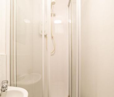 6 bed maisonette to rent in Kelvin Grove, Newcastle Upon Tyne, NE2 - Photo 5