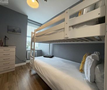 4 bedroom end of terrace house to rent - Photo 5