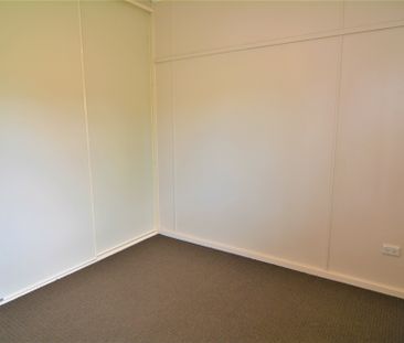 FAMILY HOME WITH GREAT GARAGING - Photo 1