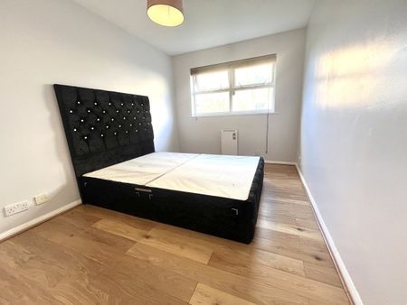 Adeliza Close, Barking, IG11, Property for rent - Photo 2