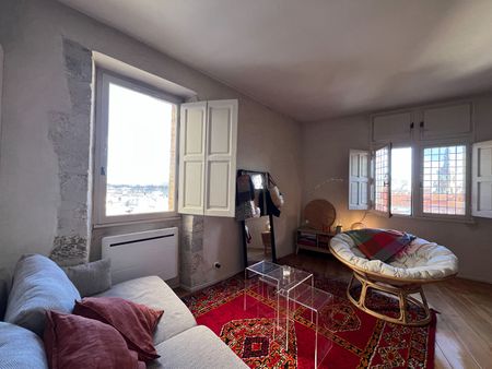 AVIGNON- PLACE DU PALAIS DES PAPES - T2 AVEC ASCENSEUR ET PLACE DE PARKING, - Photo 2