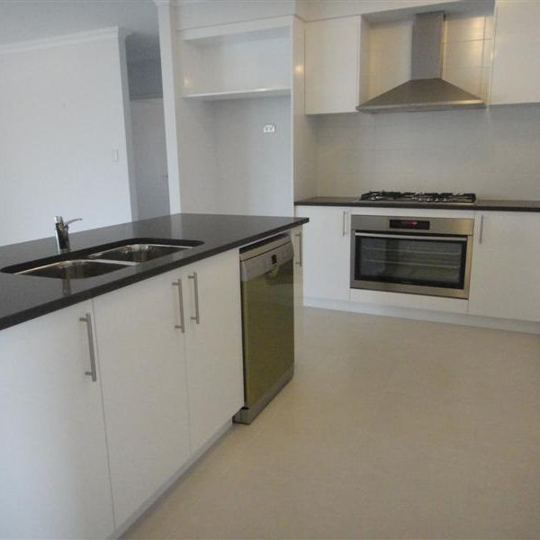 BEAUTIFUL FAMILY HOME - Photo 1