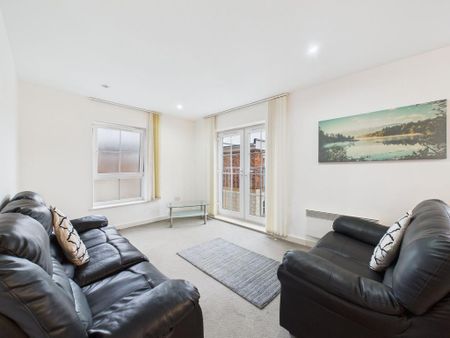 2 bedroom flat to rent - Photo 4