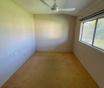 20 Sydney Street, Kepnock QLD 4670 - House For Rent - $550 | Domain - Photo 1