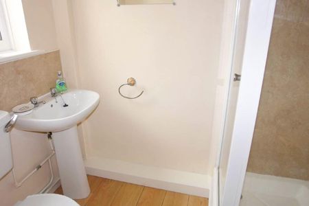 1 Bedroom Flat - Ground Floor - Photo 4