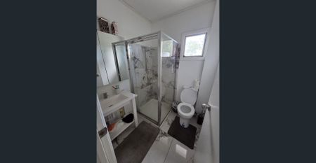 Charming Granny Flat in Lara - 2 Bed, 1 Bath - Photo 4