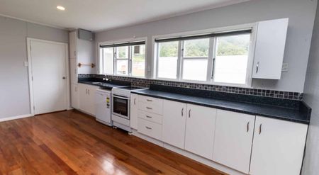 3-bed townhouse - Photo 3