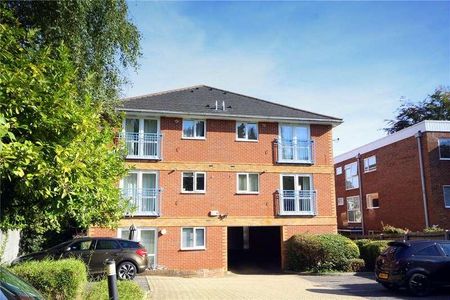 Surrey Road, Poole, BH12 - Photo 3