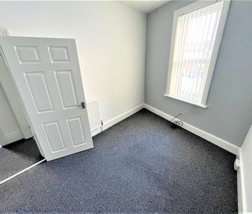 2 bed flat to rent in Collingwood Street, South Shields, NE33 - Photo 3