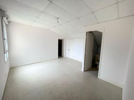 Location Appartement 4 pièces 83m² LE COTEAU 42120 - Photo 3