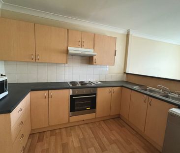 THREE BEDROOM TOWNHOUSE!!! - Photo 1