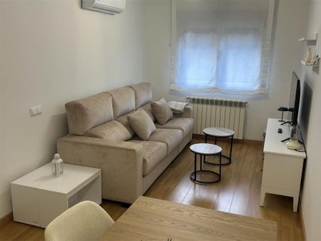 Piso de alquiler en Calle de Fermín Caballero, 52a, La Paz - Photo 3