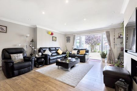 3 bedroom semi-detached house to rent - Photo 2