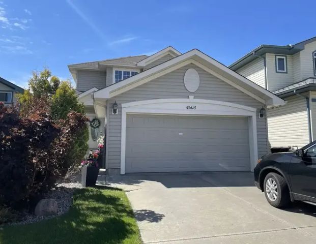 MODERN & STYLISH! Beautiful open concept 3 bedroom 2-storey style home for rent! | 4603 155 Avenue Northwest, Edmonton - Photo 1