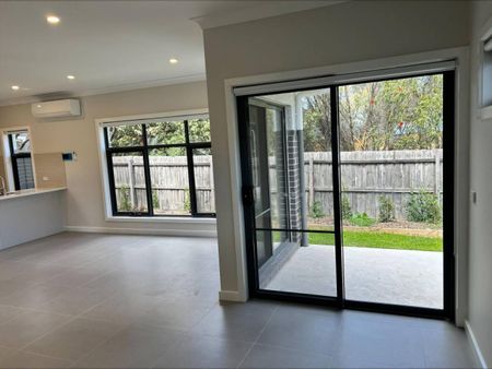 Private quiet lifestyle in Glenroy prime location - Photo 4