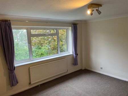 2 bed flat to rent in Kingsfield Road, Oxhey, WD19 - Photo 2