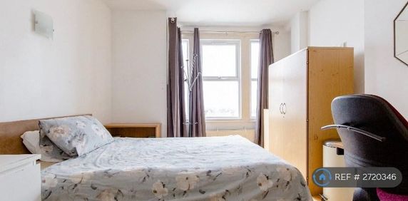 1 bedroom in a house share to rent - Photo 2