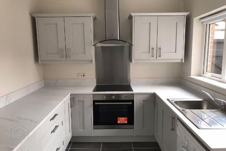 35 Dunraven Avenue, Belfast, BT5 5JR - Photo 2
