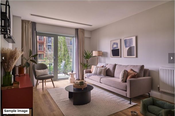 The Lark, Moat Street, Nine Elms, London SW11 - Photo 1