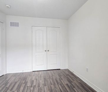 For Lease - 8 Larry Grove Way, Markham, Ontario - Photo 1