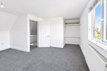 3 bedroom end of terrace house to rent - Photo 4