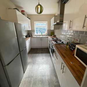 Lower Ford Street Room 6 - Photo 3