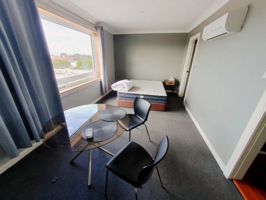 65 crystal petersham, Sydney - Photo 1