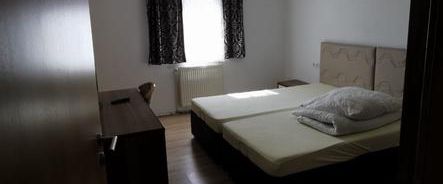 Möblierte Zimmer mit Bad in DETTINGEN ERMS bei Bad Urach - Foto 1