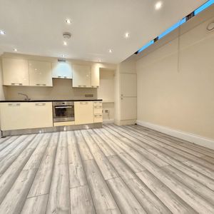 Studio Flat, Balls Pond Road, N1 - Photo 2