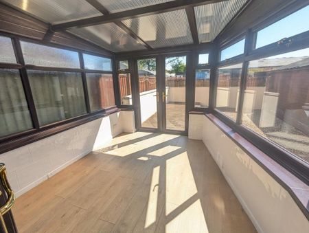 3 bedroom detached house to rent - Photo 4