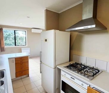 Spacious Three-Bedrooms Family Home - Photo 2