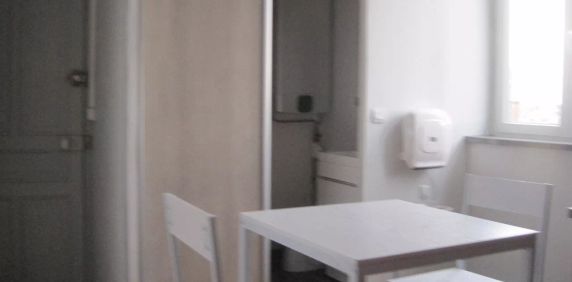 Appartement meublé à louer au coeur de Saint Quentin. - Photo 2