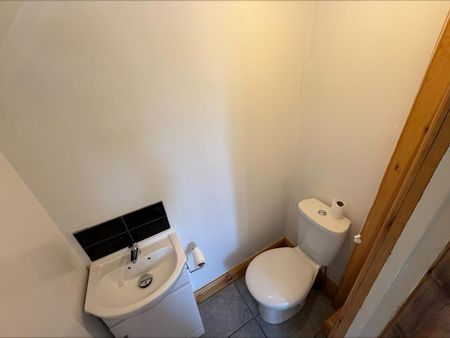 2 bedroom terraced house to rent - Photo 5