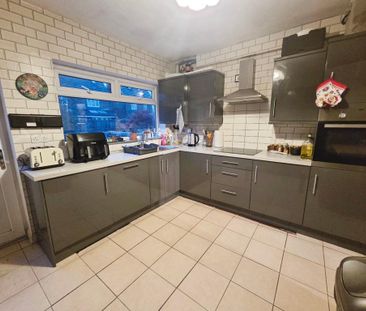 3 bedroom terraced house to rent - Photo 6