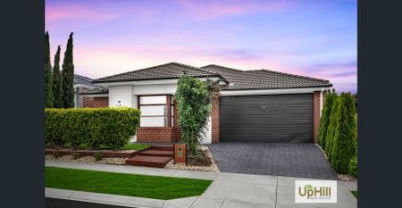 Modern Elegance Meets Energy Efficiency in Clyde North Just a 5-minute walk to Ramlegh Park Primary School - 31 Westbourne Street, Clyde North VIC - Photo 4