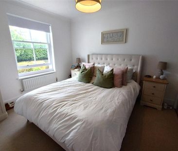 2 bedroom end of terrace house to rent - Photo 4